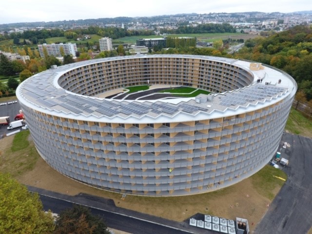 Prstencová budova kolejí University Lausanne